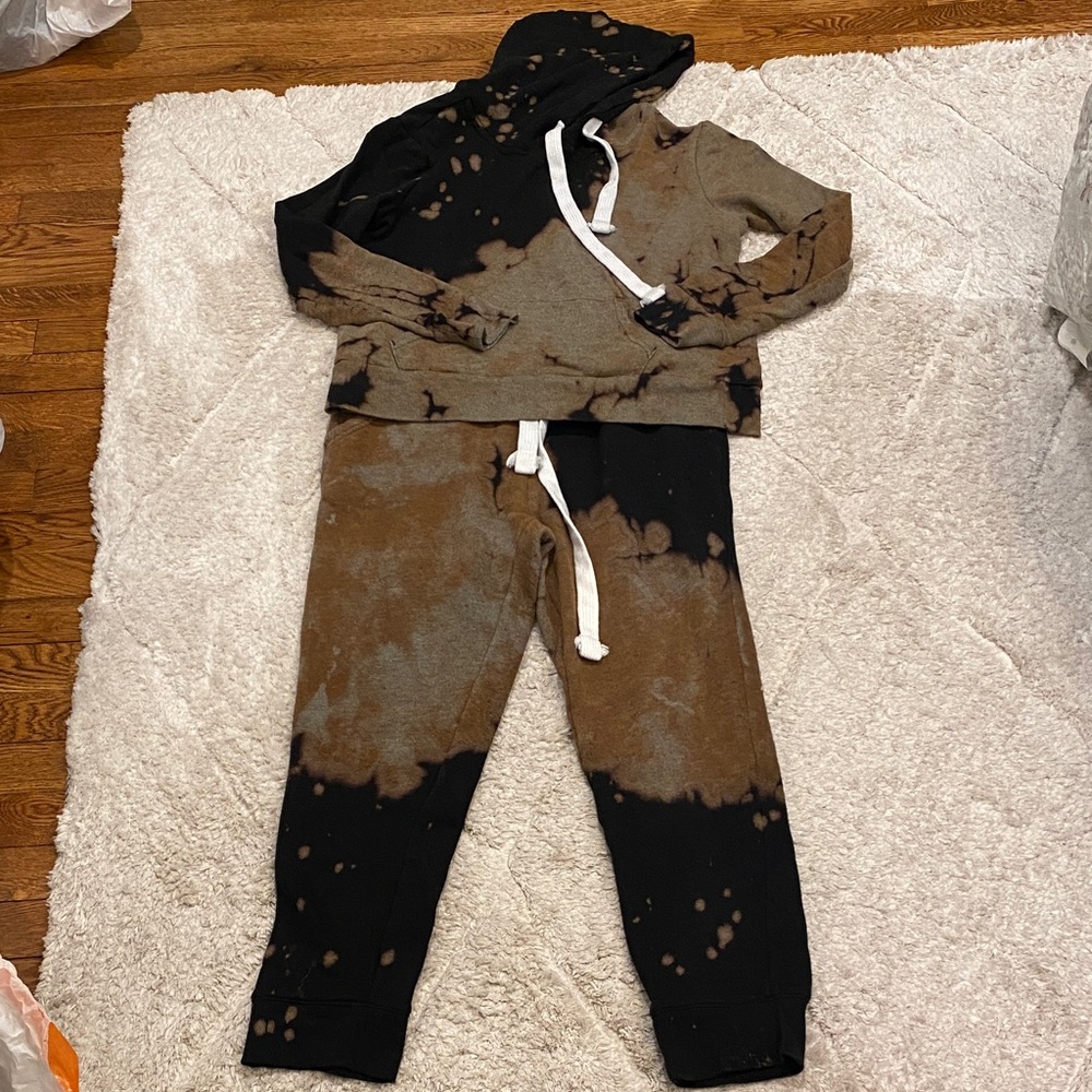 Stylish Tie-Dye Hoodie and Jogger Set